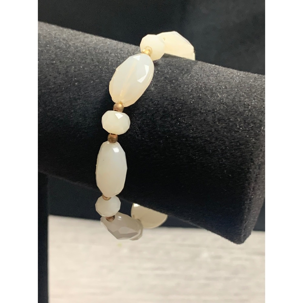 Vintage White Faceted Glass Bead Stretch Bracelet UV Reactive Blue Glow 6 Inch